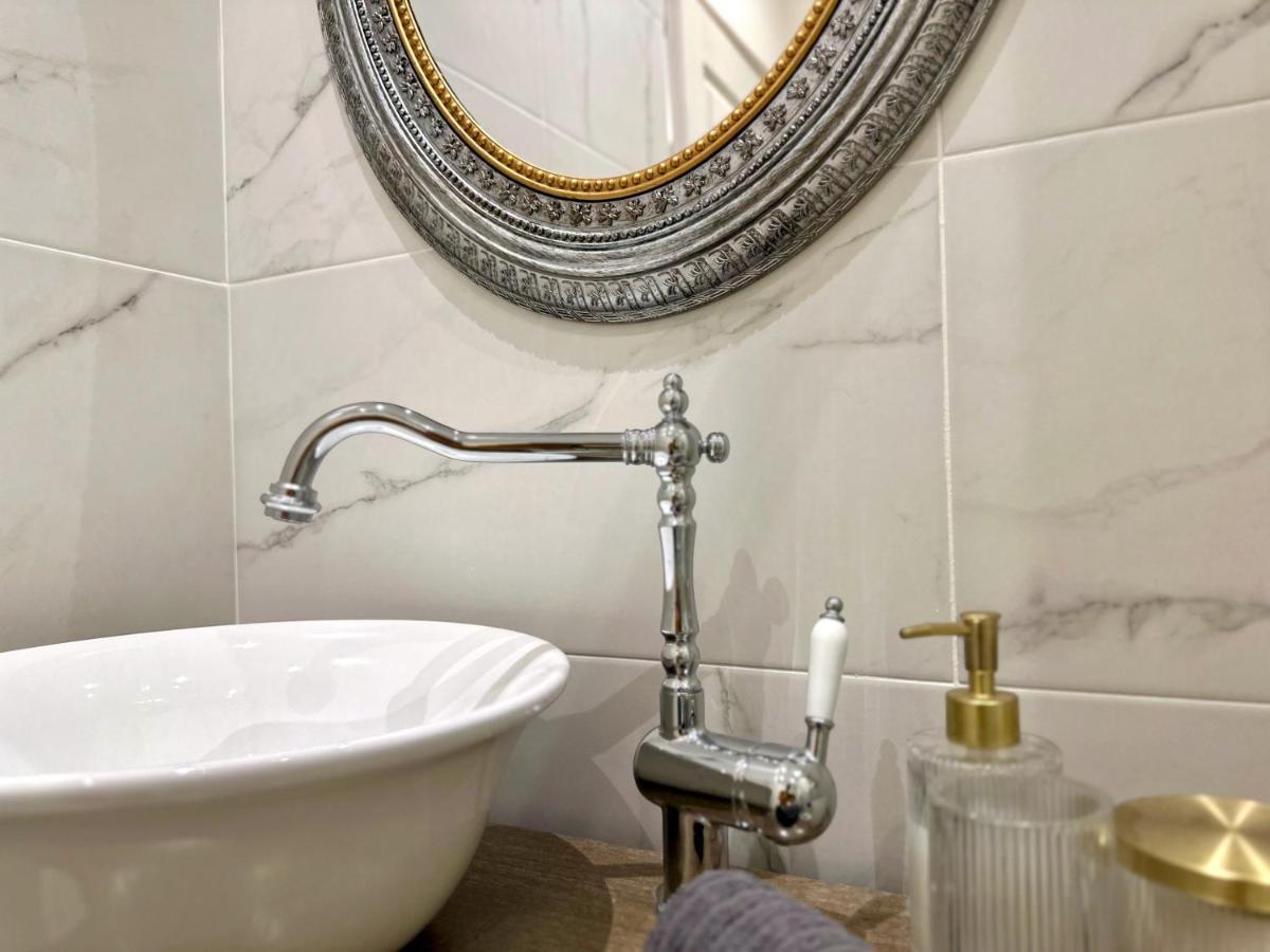 Spacious Luxury Apartment In Athens, Tan Efroniou ภายนอก รูปภาพ